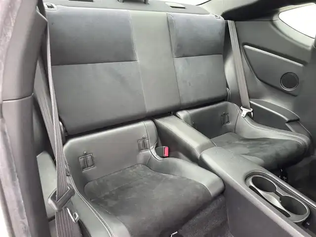 トヨタ ８６ GT リミテッド 福岡県 2016(平28)年 3.6万km クリスタルホワイトパール 純正ナビ/ハーフレザー/クルーズコントロール/リアスポイラー/純正１７アルミ/シートヒーター/フルセグＴＶ/ＣＤ／ＤＶＤ再生/ブルートゥース/ＥＴＣ/スマートキー/プッシュスタート/ＨＩＤヘッドライト