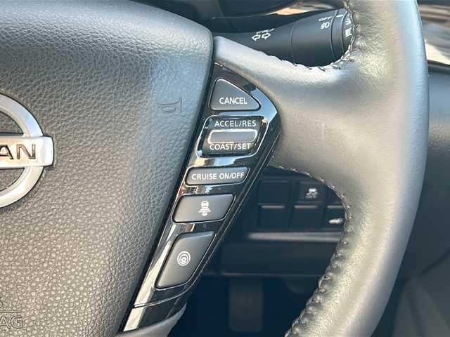 日産 エルグランド 250ハイウェイスターS 岐阜県 2022(令4)年 2.4万km ピュアホワイトパール 登録時走行距離23475km/社外SDナビ　/後席モニター　/レーダークルーズコントロール　/ＥＴＣ　/全方位カメラ　/両側パワースライドドア/衝突軽減システム　/盗難防止装置　/横滑り防止装置　/前後コーナーセンサー　/レーンキープアシスト　/ＬＥＤヘッドライト/オートライト/プッシュスタート/スマートキー/スペアキー1本/iPod接続/純正18インチアルミホイール/社外フロアマット