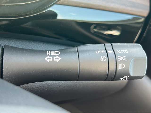 日産 エルグランド 250ハイウェイスターS 岐阜県 2022(令4)年 2.4万km ピュアホワイトパール 登録時走行距離23475km/社外SDナビ　/後席モニター　/レーダークルーズコントロール　/ＥＴＣ　/全方位カメラ　/両側パワースライドドア/衝突軽減システム　/盗難防止装置　/横滑り防止装置　/前後コーナーセンサー　/レーンキープアシスト　/ＬＥＤヘッドライト/オートライト/プッシュスタート/スマートキー/スペアキー1本/iPod接続/純正18インチアルミホイール/社外フロアマット