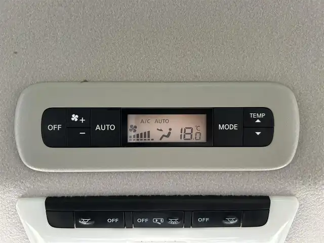 日産 セレナ e－パワー ハイウェイスター V 和歌山県 2020(令2)年 3.7万km ダイヤモンドブラック 純正10インチナビ/（BT/CD/DVD/HDMI)/フルセグTV/全方位カメラ/横滑り防止/衝突被害軽減ブレーキ/プロパイロット/レーンキープアシスト/オートライト/前後コーナーセンサー/フリップダウンモニター/前方ドラレコ/ビルトインETC/両側パワスラ/ハンズフリーオートスライド/前席シートヒーター/ステアリングヒーター/ステアリングリモコン/LEDヘッドライト/フォグランプ/純正フロアマット/純正15インチアルミ/ドアバイザー/プッシュスタート