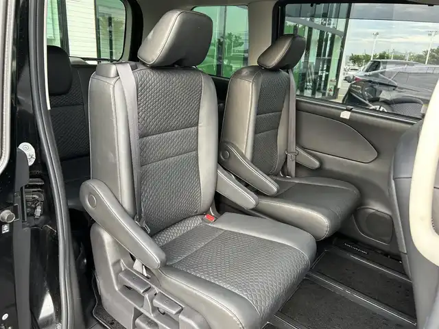 日産 セレナ e－パワー ハイウェイスター V 和歌山県 2020(令2)年 3.7万km ダイヤモンドブラック 純正10インチナビ/（BT/CD/DVD/HDMI)/フルセグTV/全方位カメラ/横滑り防止/衝突被害軽減ブレーキ/プロパイロット/レーンキープアシスト/オートライト/前後コーナーセンサー/フリップダウンモニター/前方ドラレコ/ビルトインETC/両側パワスラ/ハンズフリーオートスライド/前席シートヒーター/ステアリングヒーター/ステアリングリモコン/LEDヘッドライト/フォグランプ/純正フロアマット/純正15インチアルミ/ドアバイザー/プッシュスタート