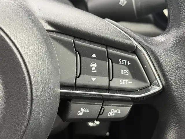 マツダ マツダ２ 15BD 愛知県 2023(令5)年 0.3万km ソニックシルバーM 純正８インチナビ/　（Ｂｌｕｅｔｏｏｔｈ／フルセグＴＶ／ＣＤ／ＤＶＤ）/全方位カメラ/ビルトインＥＴＣ/前後ドラレコ/ヘッドアップディスプレイ/衝突被害軽減ブレーキ/アダプティブクルーズコントロール/MTモード付AT