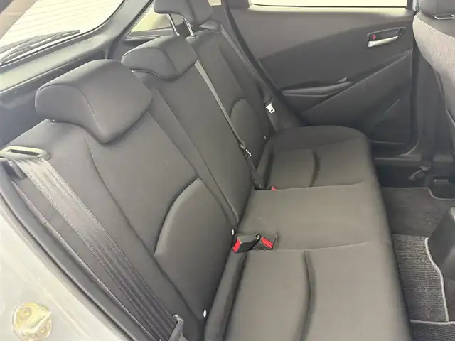 マツダ マツダ２ 15BD 愛知県 2023(令5)年 0.3万km ソニックシルバーM 純正８インチナビ/　（Ｂｌｕｅｔｏｏｔｈ／フルセグＴＶ／ＣＤ／ＤＶＤ）/全方位カメラ/ビルトインＥＴＣ/前後ドラレコ/ヘッドアップディスプレイ/衝突被害軽減ブレーキ/アダプティブクルーズコントロール/MTモード付AT