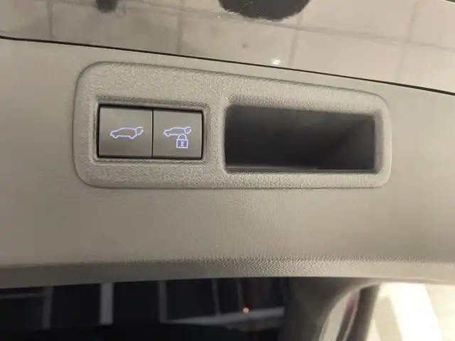 トヨタ ハリアー G レザーパッケージ 埼玉県 2020(令2)年 5万km プレシャスブラックパール トヨタセーフティセンス/モデリスタエアロ/純正ディスプレイオーディオ/　　CarPlay/BT/USB/フルセグ/バックカメラ/レーダークルーズコントロール/パワーバックドア/レザーシート/パワーシート/シートヒーター/エアーシート/デジタルインナーミラー/スマートキー2本/ビルトインETC/禁煙車