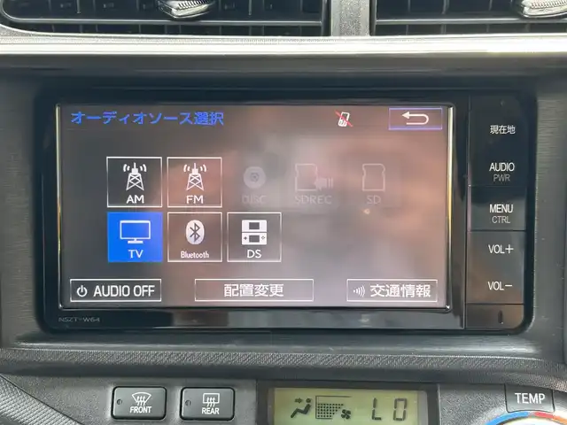 トヨタ アクア G 静岡県 2013(平25)年 7.2万km スーパーホワイトⅡ ワンオーナー/純正ナビ/フルセグTV/DVD/CD/SD/MSV/BT/バックカメラ/LEDヘッドライト/LEDフォグライト/オートライト/社外テールレンズ/革調シートカバー/ETC/前方ドライブレコーダー/純正16インチAW/スマートキー×2/保証書/取扱説明書/H28/30/R2/4/6点検記録簿有