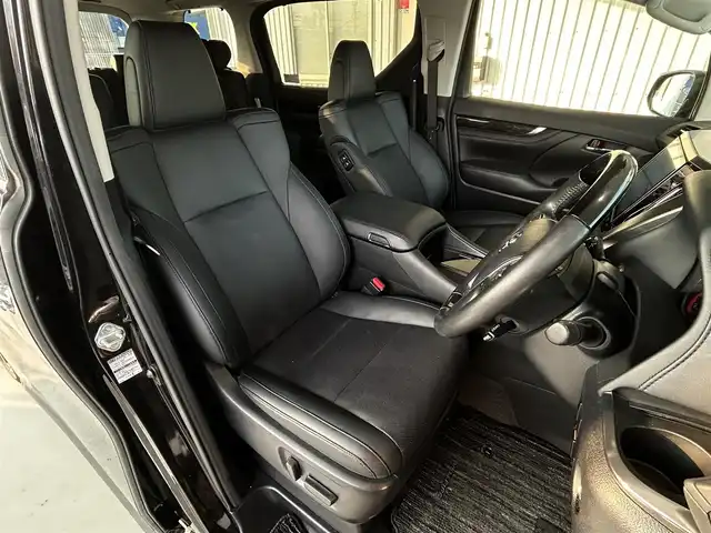 トヨタ ヴェルファイア Z Gエディション 福岡県 2019(令1)年 3.3万km スパークリングブラックパールクリスタルシャイン 純正10型SDナビ(フルセグTV/CD/DVD/BT)バックモニター三眼LEDヘッドライトシーケンシャルウィンカートヨタセーフティセンスコーナーセンサーBSM電動リアゲート両側パワスラレーダークルコン前後ドラレコETCデジタルインナーミラーシートヒーターハンドルヒーターオットマン純正フロアマット純正アルミホイール18inchスマートキープッシュスタート