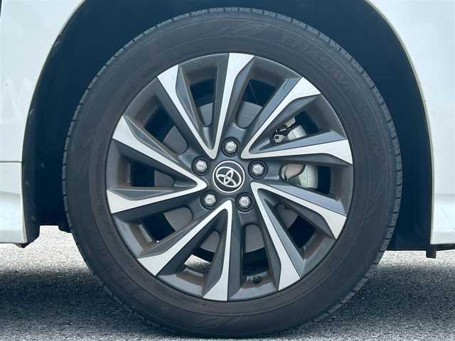 トヨタ ヴォクシー S－Z 滋賀県 2022(令4)年 3.7万km ホワイトパールクリスタルシャイン ガソリン/2WD(FF)/CVT/フリップダウンモニター/両側パワースライドドア/10.5インチディスプレイオーディオ/(FM/AM/フルセグ/Bluetooth)/バックカメラ/ETC/ドライブレコーダー/ＴｏｙｏｔａＳａｆｅｔｙSｅｎｓｅ/・プリクラッシュブレーキアシスト		/・踏み間違い防止アシスト/・トヨタチームメイト（アドバンストドライブ）/・レーンキープアシスト/・緊急時操舵支援（アクティブ操舵機能付）/・フロントクロストラフィックアラート（ＦＣＴＡ）/・ブラインドスポットモニター（ＢＳＭ）/・安心降車アシスト（ドアオープン制御付）（ＳＥＡ）/・パーキングサポートブレーキ/・標識検知機能	/デジタルインナーミラー/運転席・助手席・2列目シートヒーター/2列目シートオットマン/電動リアゲート/電動格納ミラー/電動パーキング/ブレーキホールド/革巻きステアリング/ステアリングスイッチ/オートライト/LEDヘッドライト/フロントフォグ/フルオートエアコン/プッシュスタート/スマートキー/純正フロアマット/ドアバイザー