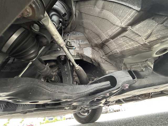 トヨタ ヴォクシー S－Z 大阪府 2022(令4)年 3.7万km ホワイトパールクリスタルシャイン トヨタセーフティセンス/・プリクラッシュブレーキアシスト		/・踏み間違い防止アシスト/・トヨタチームメイト（アドバンストドライブ）/・レーンキープアシスト/・緊急時操舵支援（アクティブ操舵機能付）/・フロントクロストラフィックアラート（ＦＣＴＡ）/・ブラインドスポットモニター（ＢＳＭ）/・安心降車アシスト（ドアオープン制御付）（ＳＥＡ）/・パーキングサポートブレーキ/・標識検知機能	/10.5インチディスプレイオーディオ/　　BT/FM/AM/TV/バックカメラ/フリップダウンモニター/両側パワースライドドア/電動リアゲート/LEDヘッドライト/運転席・助手席・2列目シートヒーター/2列目シートオットマン/電動パーキングブレーキ/ブレーキホールド/プッシュスタート/純正17インチアルミホイール/純正フロアマット/純正ETC2.0/ドアバイザー/デジタルインナーミラー