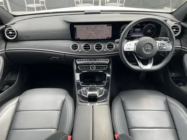 メルセデス・ベンツ Ｅ２００ アバンギャルド AMGライン 滋賀県 2020(令2)年 3.7万km ポーラホワイト エクスクルーシブパッケージ/・パノラミックスライディングルーフ/・Burmesterサラウンドシステム/・ヘッドアップディスプレイ/・エアバランスパッケージ/　空気清浄機能/パフュームアトマイザー/・後席シートヒーター/・自動開閉トランクリッド/AMGライン/・ナッパレザーシート/・マルチビームLEDヘッドライト/・アダプティブハイビームアシスト+/・AMGスタイリングパッケージ/・AMGスポーツステアリング/・19インチAMG5ツインスポークAW/レーダーセーフティパッケージ/・アクティブディスタンスアシストディストロニック/・アクティブステアリングアシスト/・アクティブレーンチェンジアシスト/・アクティブエマージェンシーストップアシスト/・PRE-SAFEプラス/・アクティブブラインドスポットアシスト/・アクティブレーンキーピングアシスト/COMANDシステム/・12.3インチワイドディスプレイ/・HDDナビゲーション/・フルセグ/USB/BT/CarPlay/レーダークルーズコントロール/360°カメラシステム/アクティブパーキングアシスト/パワーシート/前席シートヒーター/キーレスゴー/ETC2.0/ドラレコ/アンビエントライト(64色)
