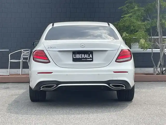 メルセデス・ベンツ Ｅ２００ アバンギャルド AMGライン 滋賀県 2020(令2)年 3.7万km ポーラホワイト エクスクルーシブパッケージ/・パノラミックスライディングルーフ/・Burmesterサラウンドシステム/・ヘッドアップディスプレイ/・エアバランスパッケージ/　空気清浄機能/パフュームアトマイザー/・後席シートヒーター/・自動開閉トランクリッド/AMGライン/・ナッパレザーシート/・マルチビームLEDヘッドライト/・アダプティブハイビームアシスト+/・AMGスタイリングパッケージ/・AMGスポーツステアリング/・19インチAMG5ツインスポークAW/レーダーセーフティパッケージ/・アクティブディスタンスアシストディストロニック/・アクティブステアリングアシスト/・アクティブレーンチェンジアシスト/・アクティブエマージェンシーストップアシスト/・PRE-SAFEプラス/・アクティブブラインドスポットアシスト/・アクティブレーンキーピングアシスト/COMANDシステム/・12.3インチワイドディスプレイ/・HDDナビゲーション/・フルセグ/USB/BT/CarPlay/レーダークルーズコントロール/360°カメラシステム/アクティブパーキングアシスト/パワーシート/前席シートヒーター/キーレスゴー/ETC2.0/ドラレコ/アンビエントライト(64色)