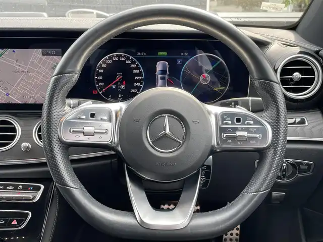 メルセデス・ベンツ Ｅ２００ アバンギャルド AMGライン 滋賀県 2020(令2)年 3.7万km ポーラホワイト エクスクルーシブパッケージ/・パノラミックスライディングルーフ/・Burmesterサラウンドシステム/・ヘッドアップディスプレイ/・エアバランスパッケージ/　空気清浄機能/パフュームアトマイザー/・後席シートヒーター/・自動開閉トランクリッド/AMGライン/・ナッパレザーシート/・マルチビームLEDヘッドライト/・アダプティブハイビームアシスト+/・AMGスタイリングパッケージ/・AMGスポーツステアリング/・19インチAMG5ツインスポークAW/レーダーセーフティパッケージ/・アクティブディスタンスアシストディストロニック/・アクティブステアリングアシスト/・アクティブレーンチェンジアシスト/・アクティブエマージェンシーストップアシスト/・PRE-SAFEプラス/・アクティブブラインドスポットアシスト/・アクティブレーンキーピングアシスト/COMANDシステム/・12.3インチワイドディスプレイ/・HDDナビゲーション/・フルセグ/USB/BT/CarPlay/レーダークルーズコントロール/360°カメラシステム/アクティブパーキングアシスト/パワーシート/前席シートヒーター/キーレスゴー/ETC2.0/ドラレコ/アンビエントライト(64色)