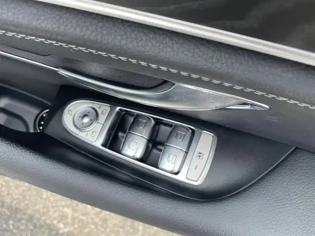 メルセデス・ベンツ Ｅ２００ アバンギャルド AMGライン 滋賀県 2020(令2)年 3.7万km ポーラホワイト エクスクルーシブパッケージ/・パノラミックスライディングルーフ/・Burmesterサラウンドシステム/・ヘッドアップディスプレイ/・エアバランスパッケージ/　空気清浄機能/パフュームアトマイザー/・後席シートヒーター/・自動開閉トランクリッド/AMGライン/・ナッパレザーシート/・マルチビームLEDヘッドライト/・アダプティブハイビームアシスト+/・AMGスタイリングパッケージ/・AMGスポーツステアリング/・19インチAMG5ツインスポークAW/レーダーセーフティパッケージ/・アクティブディスタンスアシストディストロニック/・アクティブステアリングアシスト/・アクティブレーンチェンジアシスト/・アクティブエマージェンシーストップアシスト/・PRE-SAFEプラス/・アクティブブラインドスポットアシスト/・アクティブレーンキーピングアシスト/COMANDシステム/・12.3インチワイドディスプレイ/・HDDナビゲーション/・フルセグ/USB/BT/CarPlay/レーダークルーズコントロール/360°カメラシステム/アクティブパーキングアシスト/パワーシート/前席シートヒーター/キーレスゴー/ETC2.0/ドラレコ/アンビエントライト(64色)
