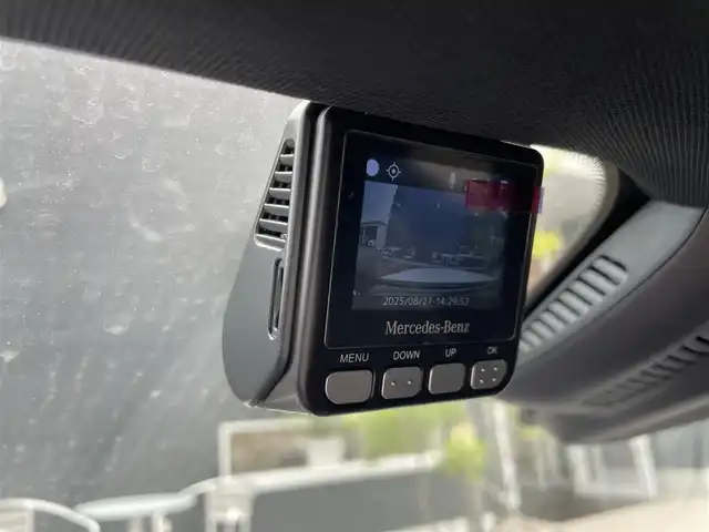 メルセデス・ベンツ Ｅ２００ アバンギャルド AMGライン 滋賀県 2020(令2)年 3.7万km ポーラホワイト エクスクルーシブパッケージ/・パノラミックスライディングルーフ/・Burmesterサラウンドシステム/・ヘッドアップディスプレイ/・エアバランスパッケージ/　空気清浄機能/パフュームアトマイザー/・後席シートヒーター/・自動開閉トランクリッド/AMGライン/・ナッパレザーシート/・マルチビームLEDヘッドライト/・アダプティブハイビームアシスト+/・AMGスタイリングパッケージ/・AMGスポーツステアリング/・19インチAMG5ツインスポークAW/レーダーセーフティパッケージ/・アクティブディスタンスアシストディストロニック/・アクティブステアリングアシスト/・アクティブレーンチェンジアシスト/・アクティブエマージェンシーストップアシスト/・PRE-SAFEプラス/・アクティブブラインドスポットアシスト/・アクティブレーンキーピングアシスト/COMANDシステム/・12.3インチワイドディスプレイ/・HDDナビゲーション/・フルセグ/USB/BT/CarPlay/レーダークルーズコントロール/360°カメラシステム/アクティブパーキングアシスト/パワーシート/前席シートヒーター/キーレスゴー/ETC2.0/ドラレコ/アンビエントライト(64色)