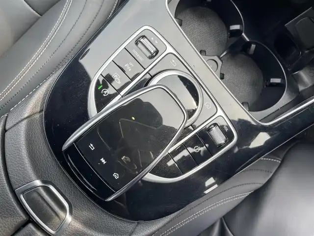 メルセデス・ベンツ Ｅ２００ アバンギャルド AMGライン 滋賀県 2020(令2)年 3.7万km ポーラホワイト エクスクルーシブパッケージ/・パノラミックスライディングルーフ/・Burmesterサラウンドシステム/・ヘッドアップディスプレイ/・エアバランスパッケージ/　空気清浄機能/パフュームアトマイザー/・後席シートヒーター/・自動開閉トランクリッド/AMGライン/・ナッパレザーシート/・マルチビームLEDヘッドライト/・アダプティブハイビームアシスト+/・AMGスタイリングパッケージ/・AMGスポーツステアリング/・19インチAMG5ツインスポークAW/レーダーセーフティパッケージ/・アクティブディスタンスアシストディストロニック/・アクティブステアリングアシスト/・アクティブレーンチェンジアシスト/・アクティブエマージェンシーストップアシスト/・PRE-SAFEプラス/・アクティブブラインドスポットアシスト/・アクティブレーンキーピングアシスト/COMANDシステム/・12.3インチワイドディスプレイ/・HDDナビゲーション/・フルセグ/USB/BT/CarPlay/レーダークルーズコントロール/360°カメラシステム/アクティブパーキングアシスト/パワーシート/前席シートヒーター/キーレスゴー/ETC2.0/ドラレコ/アンビエントライト(64色)