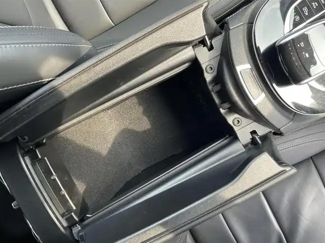 メルセデス・ベンツ Ｅ２００ アバンギャルド AMGライン 滋賀県 2020(令2)年 3.7万km ポーラホワイト エクスクルーシブパッケージ/・パノラミックスライディングルーフ/・Burmesterサラウンドシステム/・ヘッドアップディスプレイ/・エアバランスパッケージ/　空気清浄機能/パフュームアトマイザー/・後席シートヒーター/・自動開閉トランクリッド/AMGライン/・ナッパレザーシート/・マルチビームLEDヘッドライト/・アダプティブハイビームアシスト+/・AMGスタイリングパッケージ/・AMGスポーツステアリング/・19インチAMG5ツインスポークAW/レーダーセーフティパッケージ/・アクティブディスタンスアシストディストロニック/・アクティブステアリングアシスト/・アクティブレーンチェンジアシスト/・アクティブエマージェンシーストップアシスト/・PRE-SAFEプラス/・アクティブブラインドスポットアシスト/・アクティブレーンキーピングアシスト/COMANDシステム/・12.3インチワイドディスプレイ/・HDDナビゲーション/・フルセグ/USB/BT/CarPlay/レーダークルーズコントロール/360°カメラシステム/アクティブパーキングアシスト/パワーシート/前席シートヒーター/キーレスゴー/ETC2.0/ドラレコ/アンビエントライト(64色)