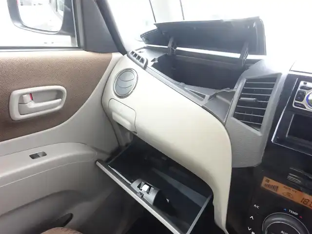 日産 ルークス G 静岡県 2010(平22)年 1.8万km クリアベージュ 走行距離18千キロ/禁煙車/タイヤ新品10ミリ/プッシュスタート/スマートキー/片側パワースライドドア/ケンウッド　CDデッキ/純正フロアマット/サイドエアバック/オートエアコン/保証書・取扱説明書