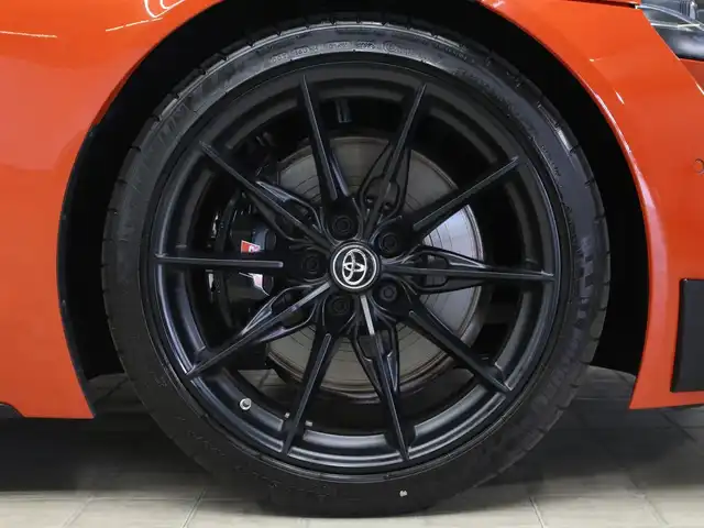 トヨタ スープラ RZ プラズマオレンジ100ED 三重県 2024(令6)年 0.7万km オレンジ 100台限定車/専用ボディ色プラズマオレンジ(D19)/ワンオーナー /プリクラッシュセーフティ/レーンディパーチャーアラート/ブラインドスポットモニター/HDDナビゲーションシステム/・8.8インチタッチディスプレイ/・地デジTV/・HDDオーディオ/・Toyota Supra Connect/・Bluetooth/JBLプレミアムサウンドシステム(12スピーカー)/バックカメラ/リアクロストラフィックアラート/ブラックアルカンターラ/革コンビシート/・シートヒーター/パワーシート/コムテック前後ドライブレコーダー/ユピテルGPSレーダー探知機/ETC/純正19インチ10本スポークマットブラック塗装鍛造アルミホイール/「GR」ロゴ入brembo製ブラックブレーキキャリパー（フロント）/6灯式LEDヘッドランプ/・アダプティブハイビーム/オートライト/プッシュエンジンスタート/スマートキー/新車時保証書/取扱説明書