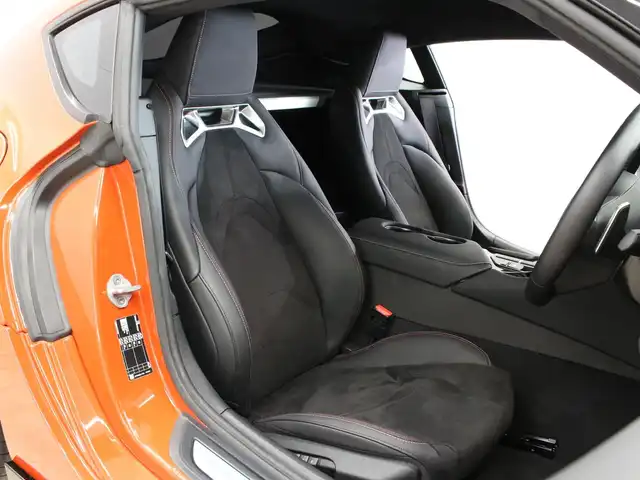 トヨタ スープラ RZ プラズマオレンジ100ED 三重県 2024(令6)年 0.7万km オレンジ 100台限定車/専用ボディ色プラズマオレンジ(D19)/ワンオーナー /プリクラッシュセーフティ/レーンディパーチャーアラート/ブラインドスポットモニター/HDDナビゲーションシステム/・8.8インチタッチディスプレイ/・地デジTV/・HDDオーディオ/・Toyota Supra Connect/・Bluetooth/JBLプレミアムサウンドシステム(12スピーカー)/バックカメラ/リアクロストラフィックアラート/ブラックアルカンターラ/革コンビシート/・シートヒーター/パワーシート/コムテック前後ドライブレコーダー/ユピテルGPSレーダー探知機/ETC/純正19インチ10本スポークマットブラック塗装鍛造アルミホイール/「GR」ロゴ入brembo製ブラックブレーキキャリパー（フロント）/6灯式LEDヘッドランプ/・アダプティブハイビーム/オートライト/プッシュエンジンスタート/スマートキー/新車時保証書/取扱説明書