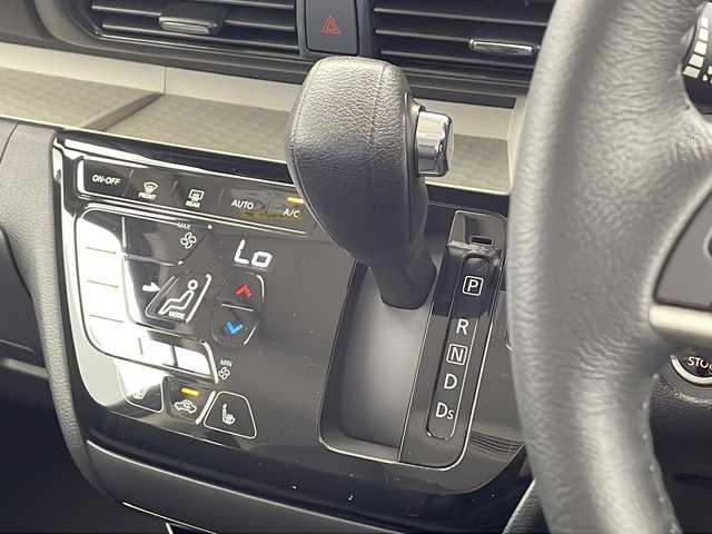 三菱 デリカミニ T プレミアム 千葉県 2025(令7)年 0.1千km ＤグリーンⅡ 横滑り防止/衝突軽減/カーテンエアバック/Wサイドエアバック/9型ディスプレイオーディオ/BT/USB/アイドリングストップ/純正アルミホイール/全方位カメラ/ヒートステアリング/サイドデカール/デジタルインナーミラー/電動格納デアミラー