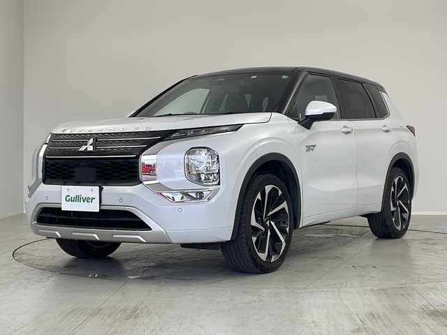 三菱 アウトランダー ＰＨＥＶ P 茨城県 2022(令4)年 2.1万km 白Ⅱ ワンオーナー　純正９型ナビ　フルセグＴＶ　ＢＯＳＥプレミアムサウンド　シートヒーター　ＥＴＣ２．０　ＬＥＤ　衝突軽減ブレーキ　ＨＵＤ　電動リアゲート　アダプティブクルーズコントロール　スマートキー