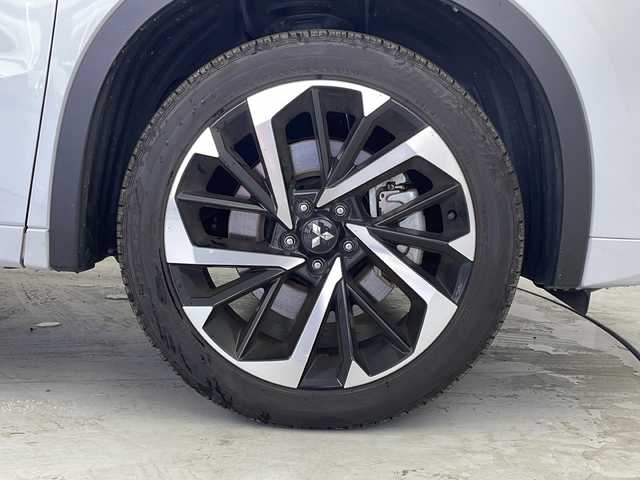 三菱 アウトランダー ＰＨＥＶ P 茨城県 2022(令4)年 2.1万km 白Ⅱ ワンオーナー　純正９型ナビ　フルセグＴＶ　ＢＯＳＥプレミアムサウンド　シートヒーター　ＥＴＣ２．０　ＬＥＤ　衝突軽減ブレーキ　ＨＵＤ　電動リアゲート　アダプティブクルーズコントロール　スマートキー