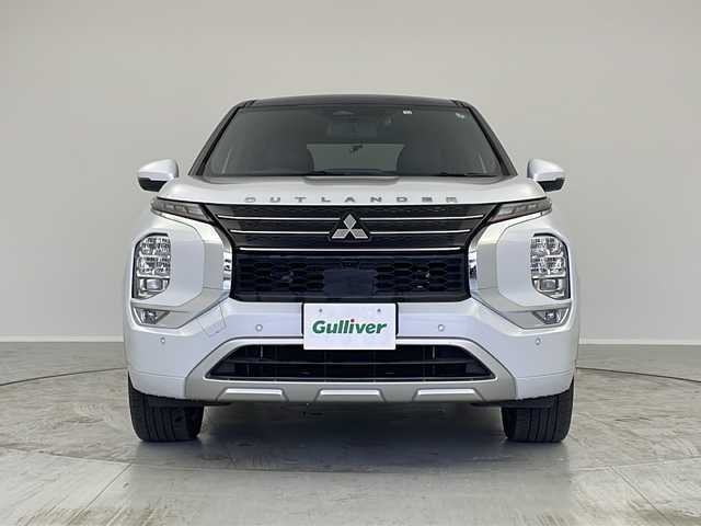 三菱 アウトランダー ＰＨＥＶ P 茨城県 2022(令4)年 2.1万km 白Ⅱ ワンオーナー　純正９型ナビ　フルセグＴＶ　ＢＯＳＥプレミアムサウンド　シートヒーター　ＥＴＣ２．０　ＬＥＤ　衝突軽減ブレーキ　ＨＵＤ　電動リアゲート　アダプティブクルーズコントロール　スマートキー