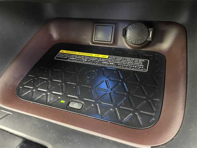 トヨタ ＲＡＶ４ ハイブリットG 富山県 2019(令1)年 8.4万km アティチュードブラックマイカ モデリスタエアロ/純正9型ナビ（AM/FM/DVD/BT/フルセグ）/バックカメラ/ドライブレコーダー/ETC/レザーシート/D席パワーシート/D席メモリシート/D/N席シートヒーター/デジタルインナーミラー/ブラインドスポットモニター/衝突被害軽減システム/レーダークルーズコントロール/レーンキープアシスト/コーナーセンサー/横滑り防止装置/アイドリングストップ/純正アルミホイール/純正フロアマット/オートLEDライト/オートマチックハイビーム/フォグライト/パワーバックドア/オートホールド付電子パーキング/ハンドルヒーター/革巻きステアリング/ステアリングスイッチ/スマートキー