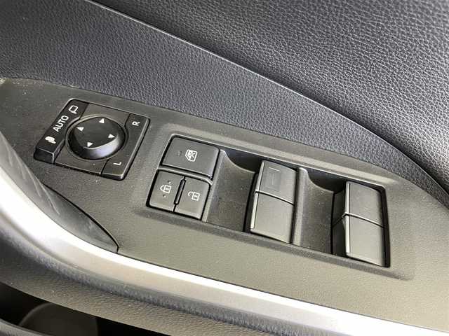 トヨタ ＲＡＶ４ ハイブリットG 富山県 2019(令1)年 8.4万km アティチュードブラックマイカ モデリスタエアロ/純正9型ナビ（AM/FM/DVD/BT/フルセグ）/バックカメラ/ドライブレコーダー/ETC/レザーシート/D席パワーシート/D席メモリシート/D/N席シートヒーター/デジタルインナーミラー/ブラインドスポットモニター/衝突被害軽減システム/レーダークルーズコントロール/レーンキープアシスト/コーナーセンサー/横滑り防止装置/アイドリングストップ/純正アルミホイール/純正フロアマット/オートLEDライト/オートマチックハイビーム/フォグライト/パワーバックドア/オートホールド付電子パーキング/ハンドルヒーター/革巻きステアリング/ステアリングスイッチ/スマートキー