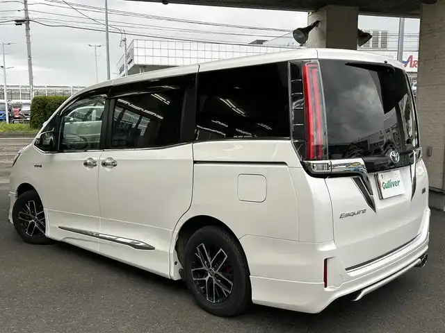 トヨタ エスクァイア ハイブリッド Gi 宮城県 2017(平29)年 7.4万km ホワイトパールクリスタルシャイン 社外ナビ/（アルパイン）/（フルセグTV/Bluetooth/CD/DVD/USB)/・バックカメラ/・ドライブレコーダー/・クルーズコントロール/・レーンキープアシスト/・衝突軽減装置/・両側パワースライドドア/・革シート/・前席シートヒーター/・モデリスタ　フロントバンパー/・革ステアリング/・ステアリングスイッチ/・電動格納ウィンカーミラー/・電動パーキングブレーキ/・ETC/・ISOFIX/・LEDライト/・フロントフォグランプ/・オートライト/・オートハイビーム/・社外15インチアルミホイール/・Wエアバッグ/ABS/・フロアマット/・バイザー/・リアプライバシーガラス/・スペアキー×1/・スマートキー/・プッシュスタート/・保証書/・取扱説明書