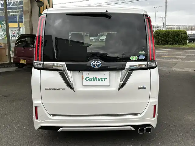 トヨタ エスクァイア ハイブリッド Gi 宮城県 2017(平29)年 7.4万km ホワイトパールクリスタルシャイン 社外ナビ/（アルパイン）/（フルセグTV/Bluetooth/CD/DVD/USB)/・バックカメラ/・ドライブレコーダー/・クルーズコントロール/・レーンキープアシスト/・衝突軽減装置/・両側パワースライドドア/・革シート/・前席シートヒーター/・モデリスタ　フロントバンパー/・革ステアリング/・ステアリングスイッチ/・電動格納ウィンカーミラー/・電動パーキングブレーキ/・ETC/・ISOFIX/・LEDライト/・フロントフォグランプ/・オートライト/・オートハイビーム/・社外15インチアルミホイール/・Wエアバッグ/ABS/・フロアマット/・バイザー/・リアプライバシーガラス/・スペアキー×1/・スマートキー/・プッシュスタート/・保証書/・取扱説明書