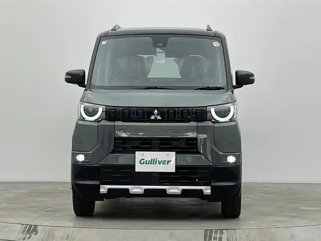 三菱 デリカミニ T プレミアム 宮城県 2025(令7)年 0.1千km 緑Ⅱ 届出済未使用車/純正９型ディスプレイ/全周囲カメラ/マイパイロット/デジタルミラー/両側パワースライドドア/シートヒーター/衝突被害軽減/車線逸脱警報/オートハイビーム/前後センサー/ダウンヒルアシスト/サイドデカール/LEDヘッドライト/ルーフレール/ルーフブラック