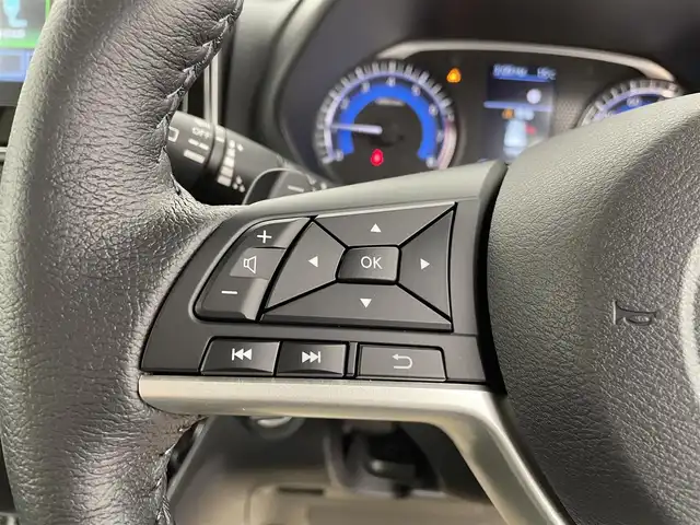 三菱 デリカミニ T プレミアム 宮城県 2025(令7)年 0.1千km 緑Ⅱ 届出済未使用車/純正９型ディスプレイ/全周囲カメラ/マイパイロット/デジタルミラー/両側パワースライドドア/シートヒーター/衝突被害軽減/車線逸脱警報/オートハイビーム/前後センサー/ダウンヒルアシスト/サイドデカール/LEDヘッドライト/ルーフレール/ルーフブラック