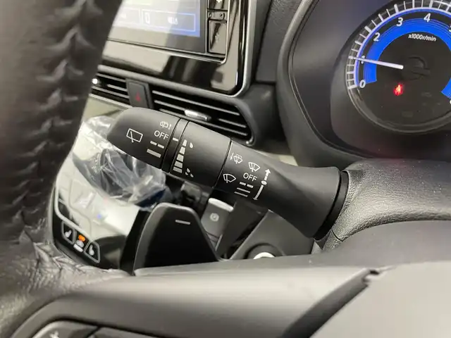 三菱 デリカミニ T プレミアム 宮城県 2025(令7)年 0.1千km 緑Ⅱ 届出済未使用車/純正９型ディスプレイ/全周囲カメラ/マイパイロット/デジタルミラー/両側パワースライドドア/シートヒーター/衝突被害軽減/車線逸脱警報/オートハイビーム/前後センサー/ダウンヒルアシスト/サイドデカール/LEDヘッドライト/ルーフレール/ルーフブラック