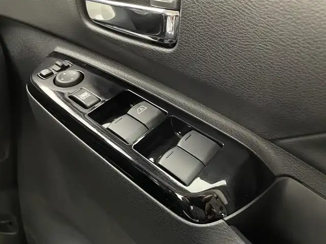 三菱 デリカミニ T プレミアム 宮城県 2025(令7)年 0.1千km 緑Ⅱ 届出済未使用車/純正９型ディスプレイ/全周囲カメラ/マイパイロット/デジタルミラー/両側パワースライドドア/シートヒーター/衝突被害軽減/車線逸脱警報/オートハイビーム/前後センサー/ダウンヒルアシスト/サイドデカール/LEDヘッドライト/ルーフレール/ルーフブラック