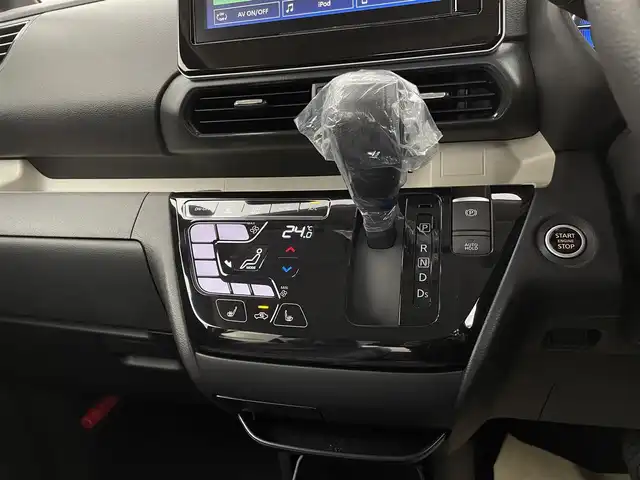 三菱 デリカミニ T プレミアム 宮城県 2025(令7)年 0.1千km 緑Ⅱ 届出済未使用車/純正９型ディスプレイ/全周囲カメラ/マイパイロット/デジタルミラー/両側パワースライドドア/シートヒーター/衝突被害軽減/車線逸脱警報/オートハイビーム/前後センサー/ダウンヒルアシスト/サイドデカール/LEDヘッドライト/ルーフレール/ルーフブラック