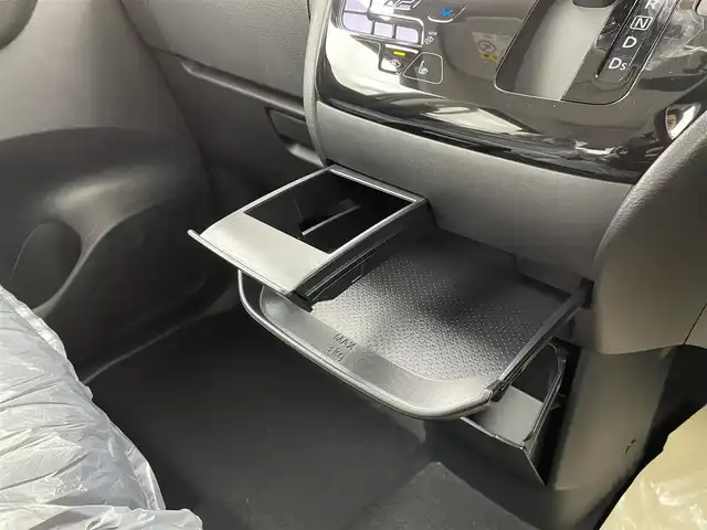 三菱 デリカミニ T プレミアム 宮城県 2025(令7)年 0.1千km 緑Ⅱ 届出済未使用車/純正９型ディスプレイ/全周囲カメラ/マイパイロット/デジタルミラー/両側パワースライドドア/シートヒーター/衝突被害軽減/車線逸脱警報/オートハイビーム/前後センサー/ダウンヒルアシスト/サイドデカール/LEDヘッドライト/ルーフレール/ルーフブラック