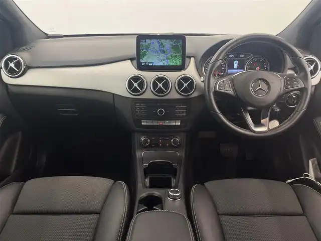 メルセデス・ベンツ Ｂ１８０ 岡山県 2018(平30)年 2.2万km マウンテングレー レーダーセーフティーパッケージ/ハーフレザーシート/純正ナビ/CD/DVD/Bluetooth/SD/USB/AppleCarPlay/AndroidAuto/バックカメラ/シートヒーター/マニュアルエアコン/ダイナミックセレクト/LEDヘッドライト/オートライト/アイドリングストップ/ESP/アクティブブレーキA/アテンションアシスト/BSA/LKA/ドラレコ（F/R）/保証書/取扱説明書