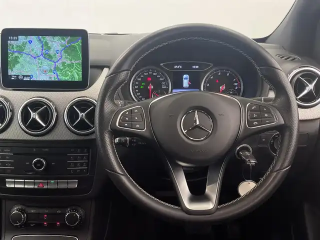 メルセデス・ベンツ Ｂ１８０ 岡山県 2018(平30)年 2.2万km マウンテングレー レーダーセーフティーパッケージ/ハーフレザーシート/純正ナビ/CD/DVD/Bluetooth/SD/USB/AppleCarPlay/AndroidAuto/バックカメラ/シートヒーター/マニュアルエアコン/ダイナミックセレクト/LEDヘッドライト/オートライト/アイドリングストップ/ESP/アクティブブレーキA/アテンションアシスト/BSA/LKA/ドラレコ（F/R）/保証書/取扱説明書