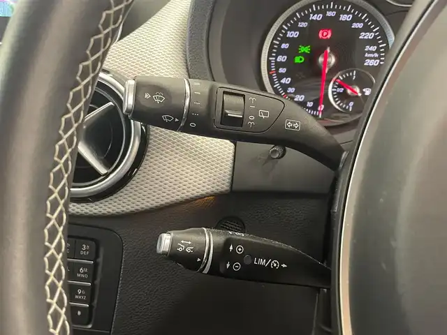 メルセデス・ベンツ Ｂ１８０ 岡山県 2018(平30)年 2.2万km マウンテングレー レーダーセーフティーパッケージ/ハーフレザーシート/純正ナビ/CD/DVD/Bluetooth/SD/USB/AppleCarPlay/AndroidAuto/バックカメラ/シートヒーター/マニュアルエアコン/ダイナミックセレクト/LEDヘッドライト/オートライト/アイドリングストップ/ESP/アクティブブレーキA/アテンションアシスト/BSA/LKA/ドラレコ（F/R）/保証書/取扱説明書