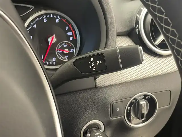 メルセデス・ベンツ Ｂ１８０ 岡山県 2018(平30)年 2.2万km マウンテングレー レーダーセーフティーパッケージ/ハーフレザーシート/純正ナビ/CD/DVD/Bluetooth/SD/USB/AppleCarPlay/AndroidAuto/バックカメラ/シートヒーター/マニュアルエアコン/ダイナミックセレクト/LEDヘッドライト/オートライト/アイドリングストップ/ESP/アクティブブレーキA/アテンションアシスト/BSA/LKA/ドラレコ（F/R）/保証書/取扱説明書