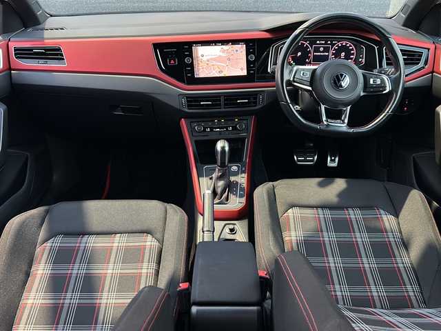 フォルクスワーゲン ポロＧＴＩ 沖縄県 2021(令3)年 3.5万km 白 純正ナビ・Bluetooth/バックカメラ/ETC/ドライブレコーダー/コーナーセンサー/オートライト/衝突軽減システム/クルーズコントロール/スマートキー