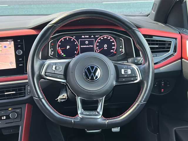 フォルクスワーゲン ポロＧＴＩ 沖縄県 2021(令3)年 3.5万km 白 純正ナビ・Bluetooth/バックカメラ/ETC/ドライブレコーダー/コーナーセンサー/オートライト/衝突軽減システム/クルーズコントロール/スマートキー
