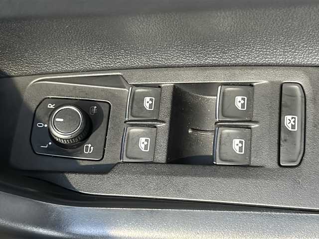 フォルクスワーゲン ポロＧＴＩ 沖縄県 2021(令3)年 3.5万km 白 純正ナビ・Bluetooth/バックカメラ/ETC/ドライブレコーダー/コーナーセンサー/オートライト/衝突軽減システム/クルーズコントロール/スマートキー