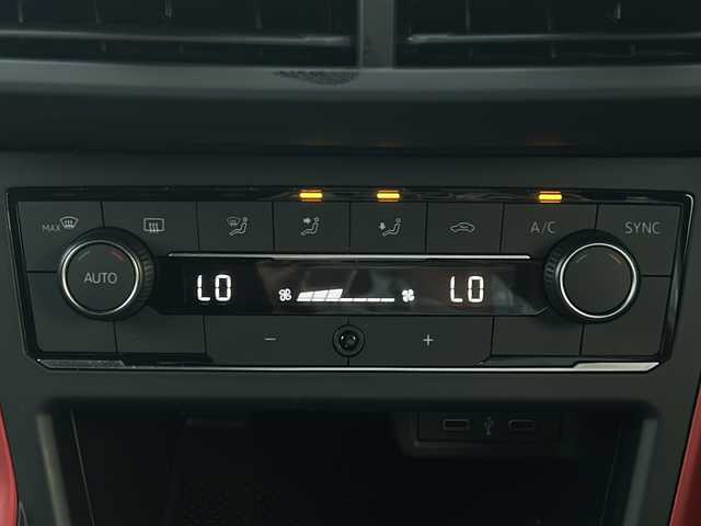 フォルクスワーゲン ポロＧＴＩ 沖縄県 2021(令3)年 3.5万km 白 純正ナビ・Bluetooth/バックカメラ/ETC/ドライブレコーダー/コーナーセンサー/オートライト/衝突軽減システム/クルーズコントロール/スマートキー