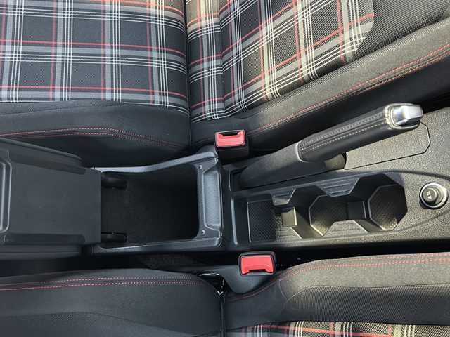 フォルクスワーゲン ポロＧＴＩ 沖縄県 2021(令3)年 3.5万km 白 純正ナビ・Bluetooth/バックカメラ/ETC/ドライブレコーダー/コーナーセンサー/オートライト/衝突軽減システム/クルーズコントロール/スマートキー