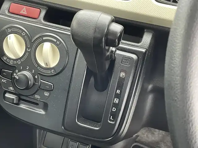 スズキ アルト L 滋賀県 2015(平27)年 3.6万km スペリアホワイト D/N席シートヒーター /アイドリングストップ/ハロゲンヘッドライト/リモコンキー