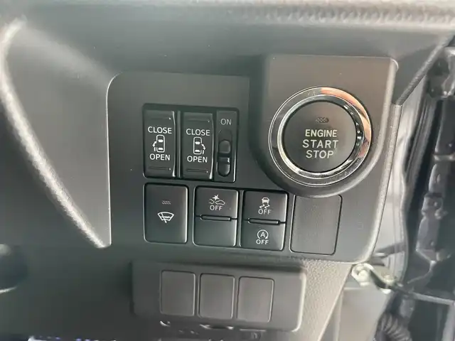 トヨタ ルーミー カスタムG S 新潟県 2017(平29)年 5万km ブラックマイカメタリック スマートキー×２/プッシュスタート/純正SDナビ(NSZT-W62G)/　 フルセグ・CD・BT/バックカメラ/両側パワースライドドア/革巻きステアリング/ステアリングスイッチ/セーフティセンス/運転席・助手席シートヒーター/クルーズコントロール/純正フロアマット/純正ドアバイザー