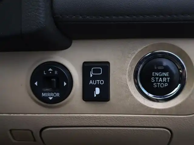 トヨタ クラウン ロイヤル ロイヤルサルーン 熊本県 2008(平20)年 17.7万km ホワイトパールクリスタルシャイン 純正HDDナビ/【フルセグテレビ/CD/DVD/ミュージックサーバー】/バックカメラ/クルーズコントロール/ステアリングスイッチ/パワーシート/電動チルト/純正17インチアルミホイール/プッシュスタート/スマートキー/ETC/HIDヘッドライト/オートライト/オートエアコン/純正フロアマット/スペアキー