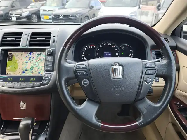 トヨタ クラウン ロイヤル ロイヤルサルーン 熊本県 2008(平20)年 17.7万km ホワイトパールクリスタルシャイン 純正HDDナビ/【フルセグテレビ/CD/DVD/ミュージックサーバー】/バックカメラ/クルーズコントロール/ステアリングスイッチ/パワーシート/電動チルト/純正17インチアルミホイール/プッシュスタート/スマートキー/ETC/HIDヘッドライト/オートライト/オートエアコン/純正フロアマット/スペアキー