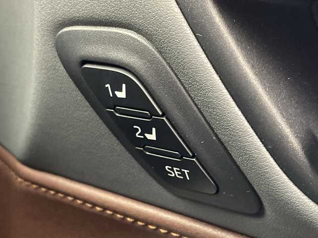 トヨタ ハリアー ハイブリッド Z レザーパッケージ 愛媛県 2024(令6)年 1.5万km プラチナホワイトパールマイカ 純正１２．３インチナビ/ＪＢＬプレミムサウンドシステム/デジタルインナーミラー/ＥＴＣ２．０/純正ドライブレコーダー/アラウンドビューモニター/シートヒーター/追従型クルーズコントロール/メモリーパワーシート/ベンチレーター/ICS/ヘッドアップディスプレイ/ステアリングヒーター/電動リアゲート/前後コーナーセンサ―/LEDヘッドライト